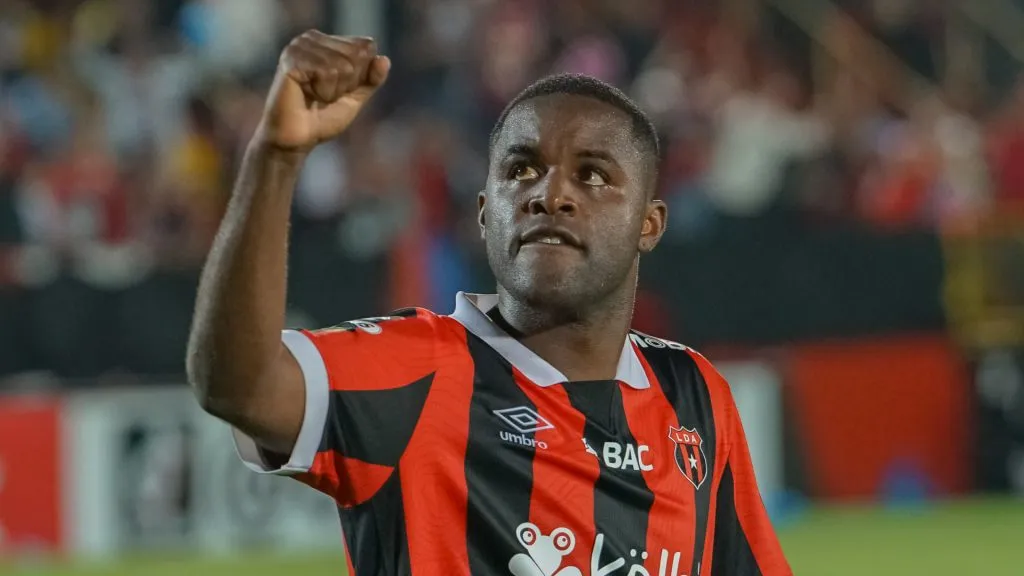 Joel Campbell regresa a Alajuela (LDA).