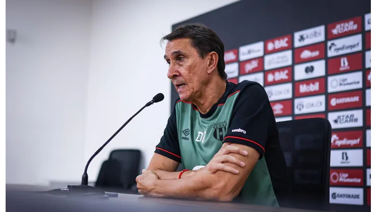 Rumbo al extranjero: figura clave de Guimaraes se aleja de Alajuelense