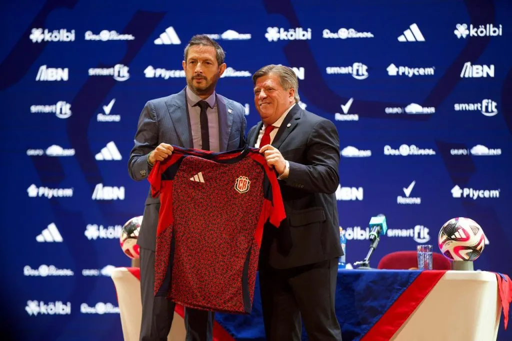 Miguel Herrera asumió el mando de la selección costarricense (TD Más).