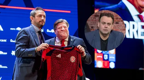 El Piojo Herrera junto al Director Deportivo Hierro.