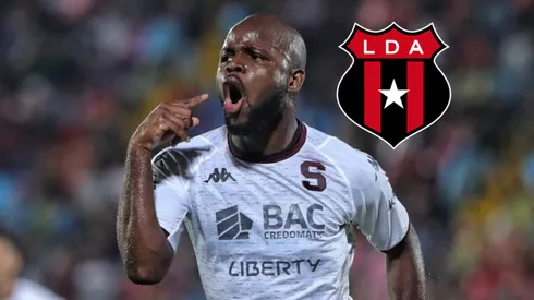 Javon East vuelve a sonar en Alajuelense: la respuesta que descoloca a Saprissa