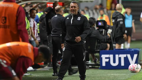 A la vista de José Giacone: así fue cómo un futbolista de Saprissa convenció a una figura de irse.