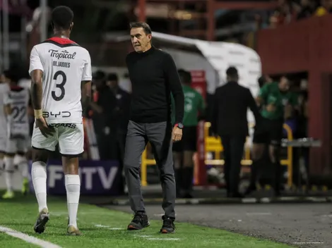 Guimaraes no le hizo lugar y Alajuelense lo cedió a Europa