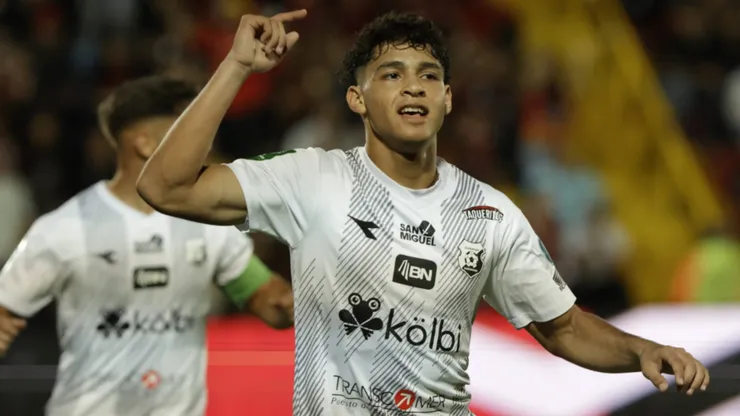 Andy Rojas se planta y pone a Jafet Soto contra las cuerdas