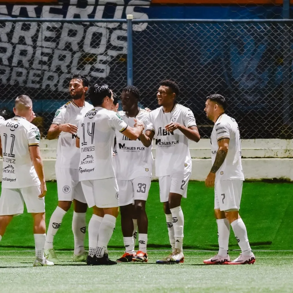 Sporting FC es el único equipo que le marcó a Pérez Zeledón (Sporting FC).