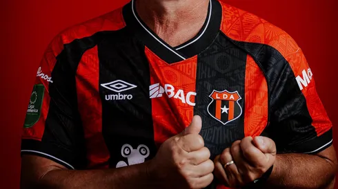 Un gesto que emociona a Alajuelense.