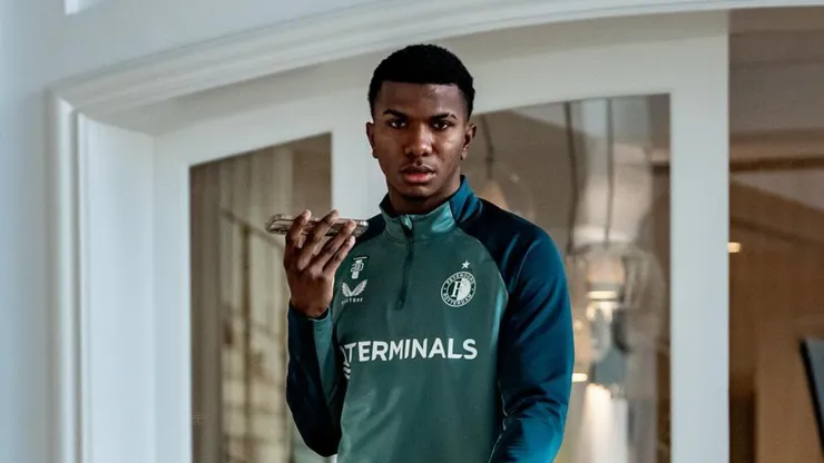 Venta millonaria: el gran salto europeo de Jeyland Mitchell impacta a Alajuelense.
