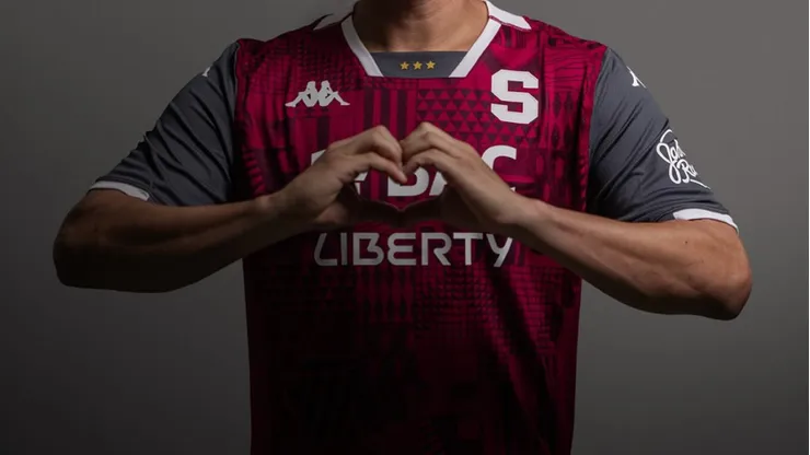 Vuelve un histórico campeón de Saprissa pero eligió a otro club de Costa Rica.