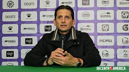 Ronald González provoca el enojo de los aficionados de Comunicaciones