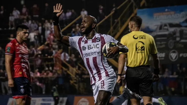 Javon East recibe importante distinción