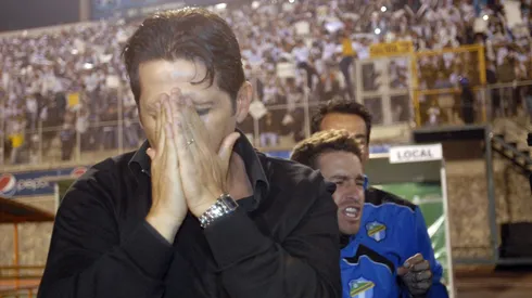 El técnico tico está ante una situación apremiante.