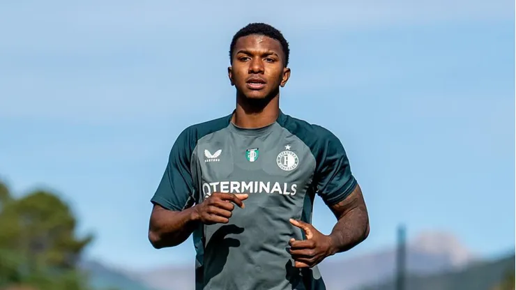 Se va de Feyenoord: Jeyland Mitchell confirma la noticia que lo marca en Europa.
