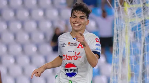 Leonardo Menjívar respondió a sus críticos tras su doblete con Alianza