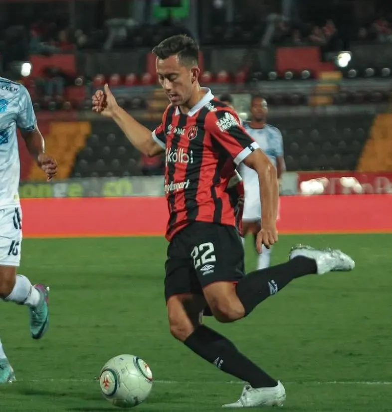 Cabezas continuará en Sarchí (LDA).