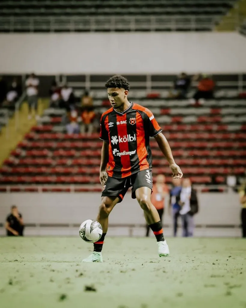 Karel Pérez pone rumbo a Europa (LDA).