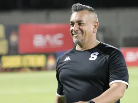 Saprissa le da una sorpresa a Giacone en el cierre del mercado