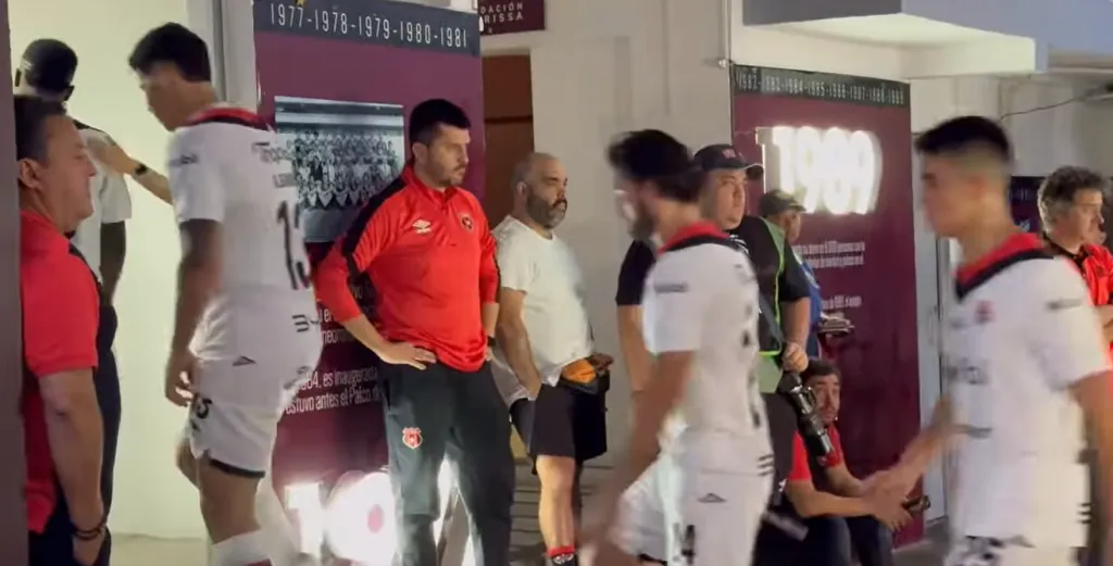 Los manudos marcharon cabizbajos (Estefan Monge).