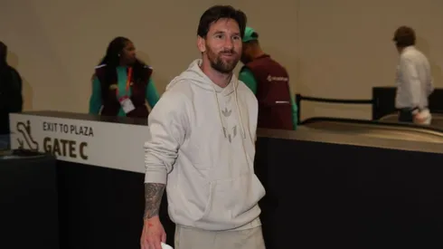 Lionel Messi olvida rápidamente su visita a Honduras al presentarse a un magno evento