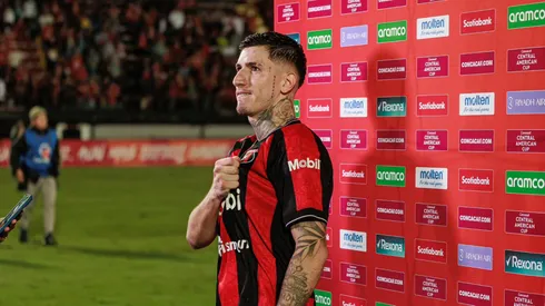 “Contra todos”: Canhoto no perdona y le manda un mensaje a los críticos de Alajuelense y Guimaraes