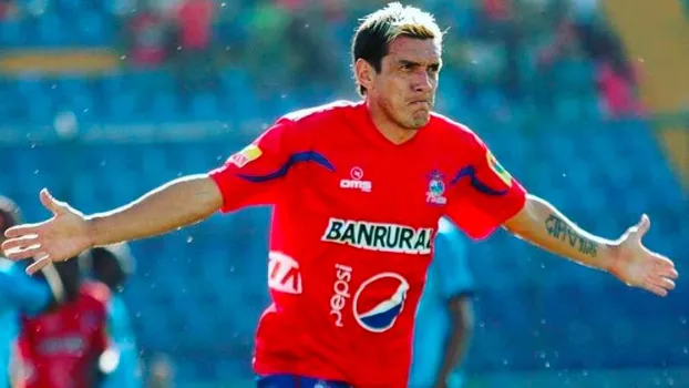 Mario Rodríguez con la camiseta de Municipal.
