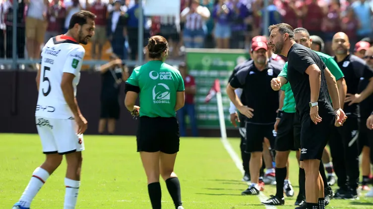 Baja inesperada en Alajuelense: dura sanción para integrante del equipo