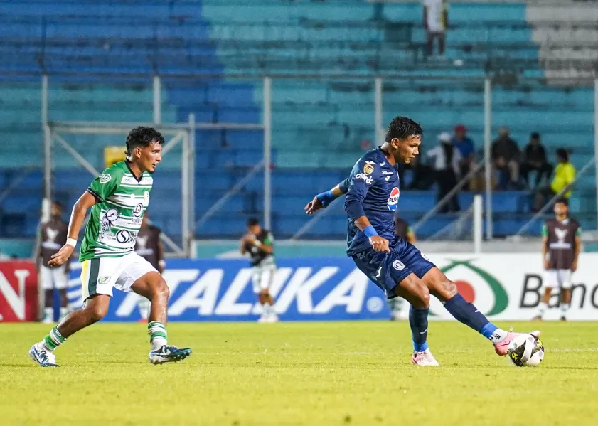 Luis Vega podría volver en el clásico ante Olimpia (Foto: Instagram Luis Vega)