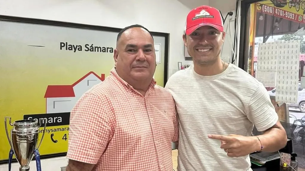 Ronny Cortes junto a Cubo Torres.