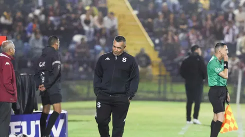 José Giacone no mira atrás.