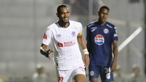 Jerry Bengtson igualó el récord histórico de goles.