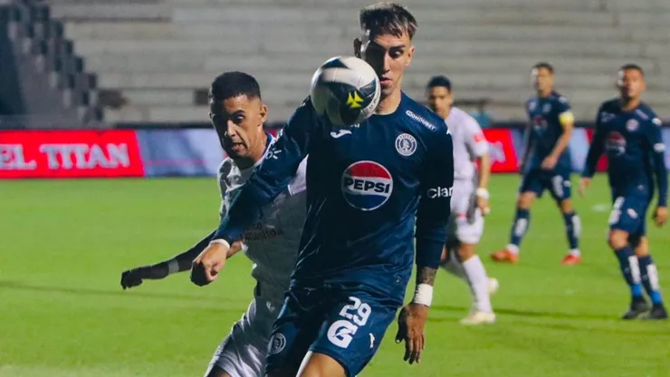 La reacción de Rodrigo Auzmendi en el clásico fue deleznable.