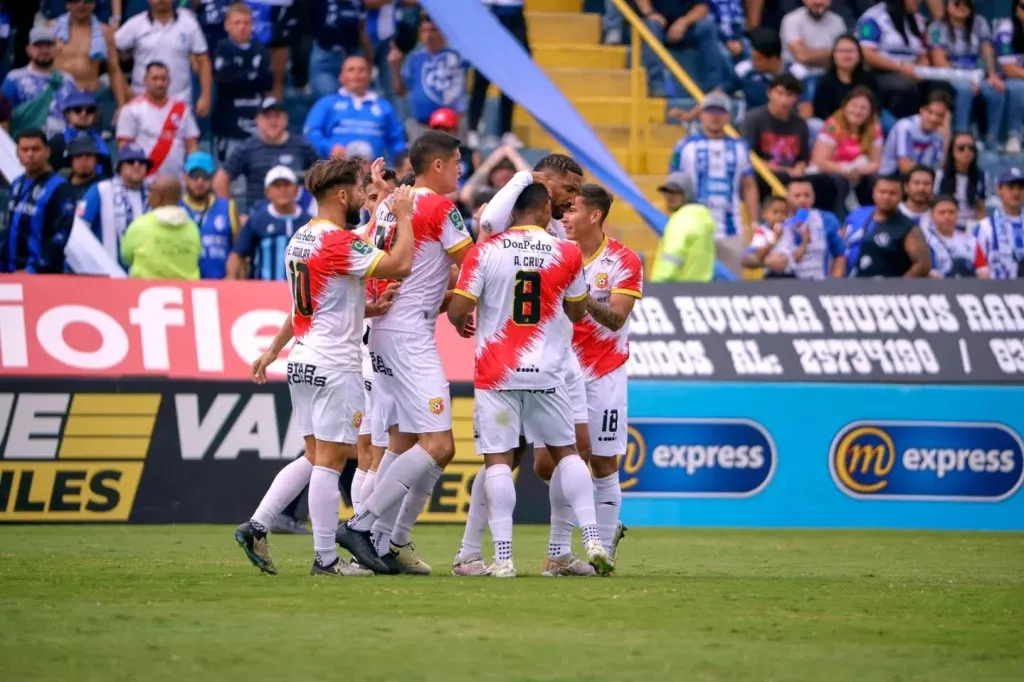 Marcel Hernández volvió a inflar las redes (Herediano).