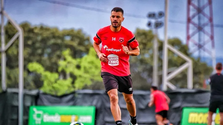 "Iago Falque no fue un error": Alajuelense defiende el fichaje más criticado de los últimos años