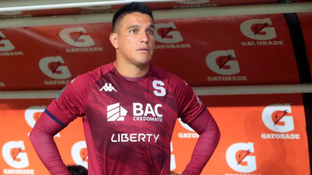 David Guzmán volvió a recibir insultos en La Cueva (Saprissa).