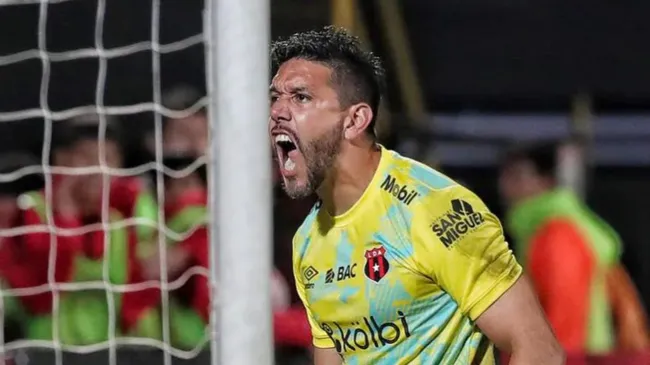 Leo Moreira tuvo un final amargo en Alajuelense (LDA).
