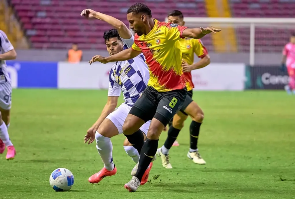 Marcel Hernández tiene cita con la embajada de Estados Unidos un día después de la revancha con Real Salt Lake. (Foto: Herediano)