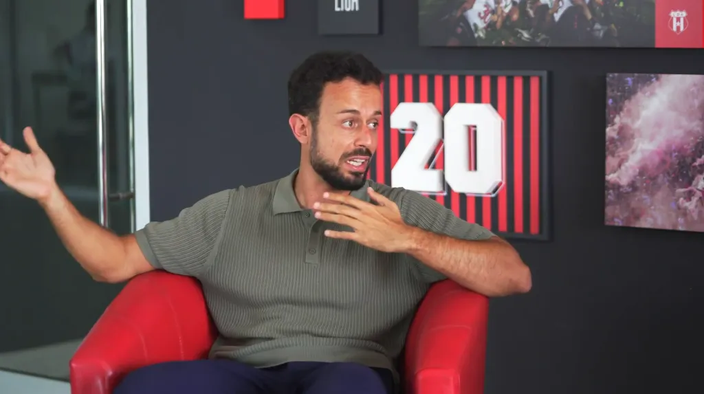 Javier Santamaría no se escondió de los manudos (Youtube).