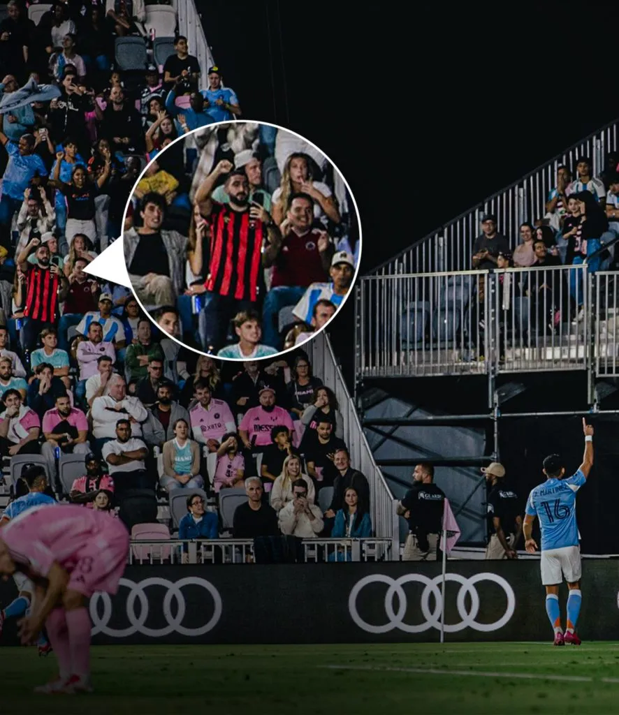 La camiseta de Alajuelense durante el partido de Alonso Martínez. (Fuente: ESPN)