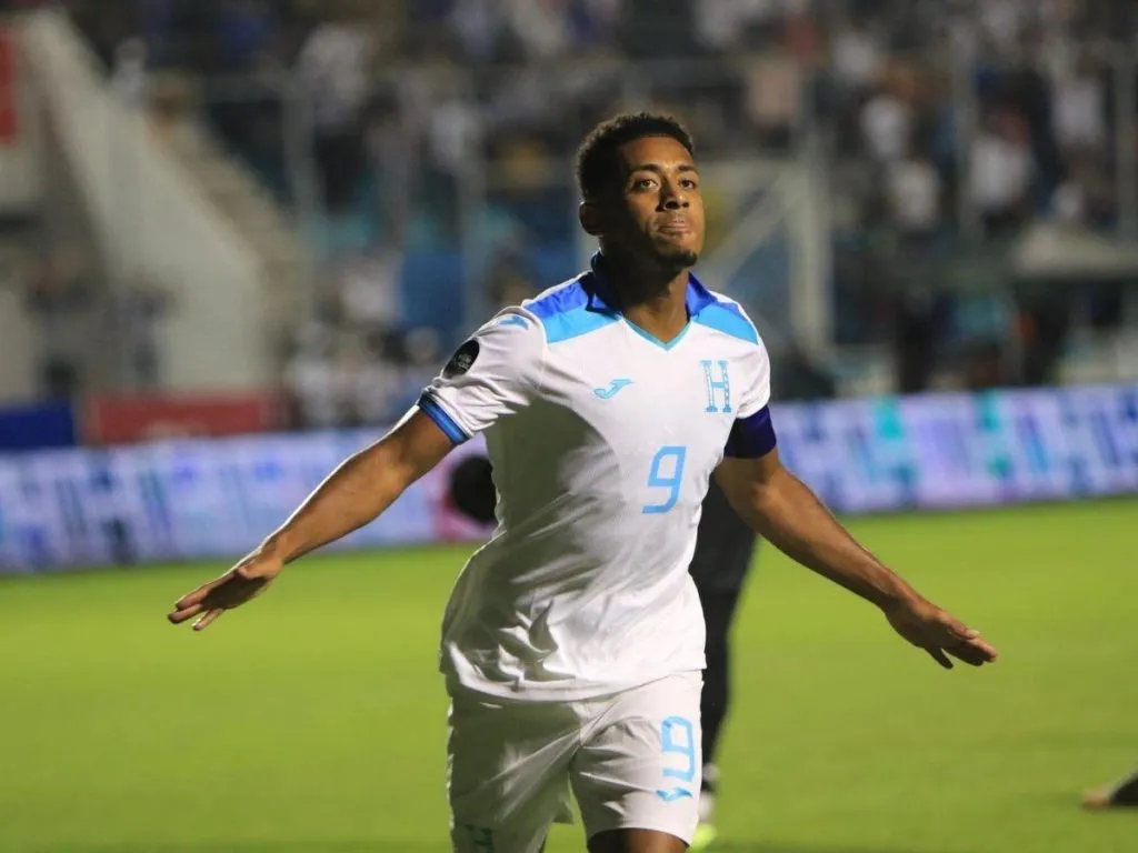 Choco Lozano, el capitán de la selección de Honduras, se perderá el partido ante Bermundas por el repechaje a Copa Oro.