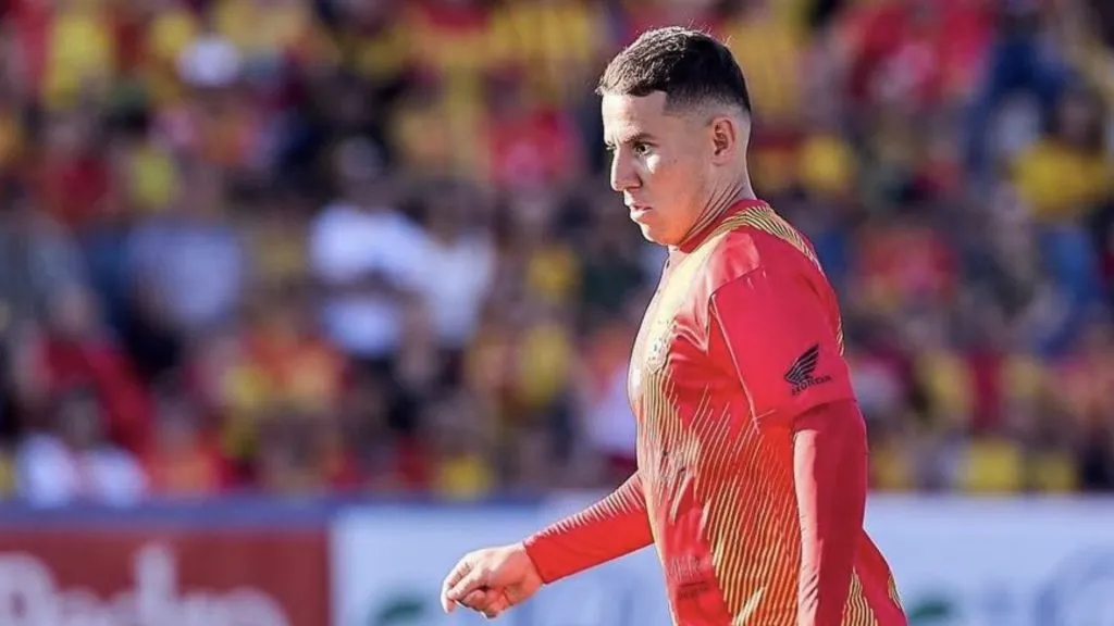 Ronaldo Araya no estará en Estados Unidos porque perdió su pasaporte.