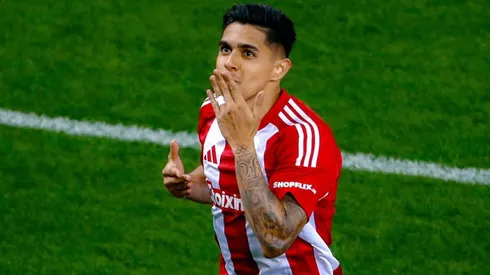 Luis Palma anotó su primer gol con la camisa del Olympiacos y lo hizo ante el AEK de Atenas.