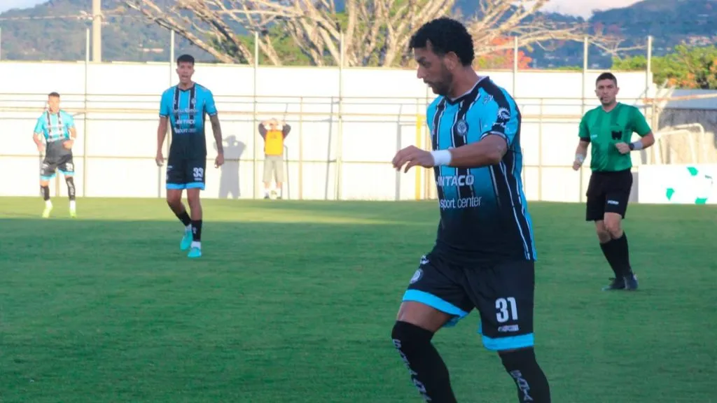 Michael Barrantes recibe una dura sanción.