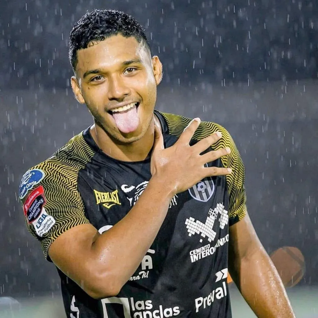 Jorman Aguilar podría seguir su carrera en Bolivia.