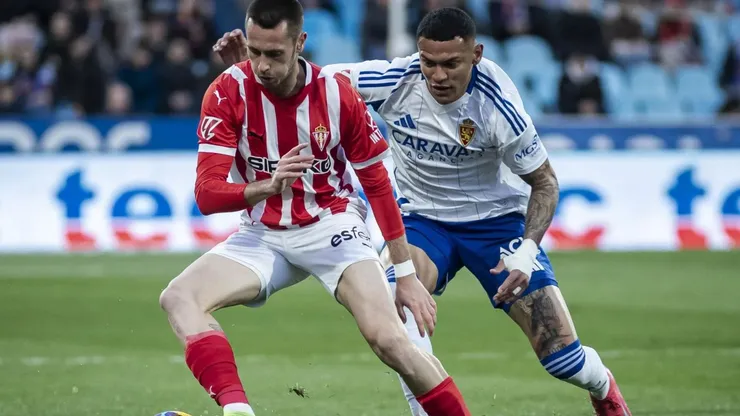 Kervin Arriaga volvió a jugar de central y brilló en la victoria de Zaragoza.