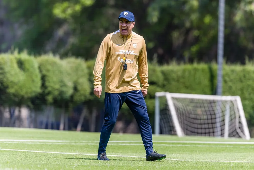 Efraín Juárez DT de Pumas de la UNAM