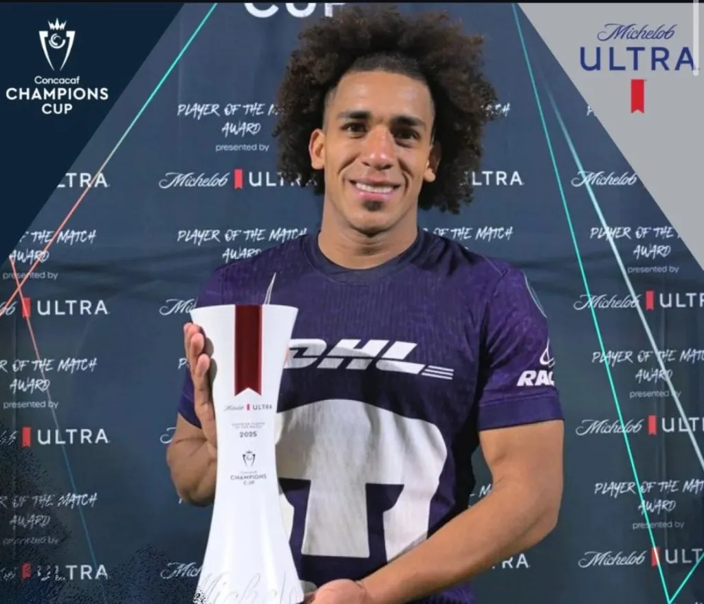 Adalberto Carrasquilla fue elegido la figura ante Pumas.