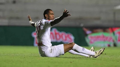 Jerry Bengtson conoce su castigo después de irse a los golpes con un aficionado.