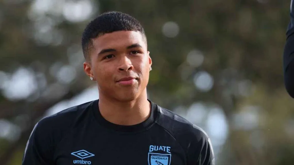 Damián Rivera entrenando con Guatemala. (Foto: Fedefut)