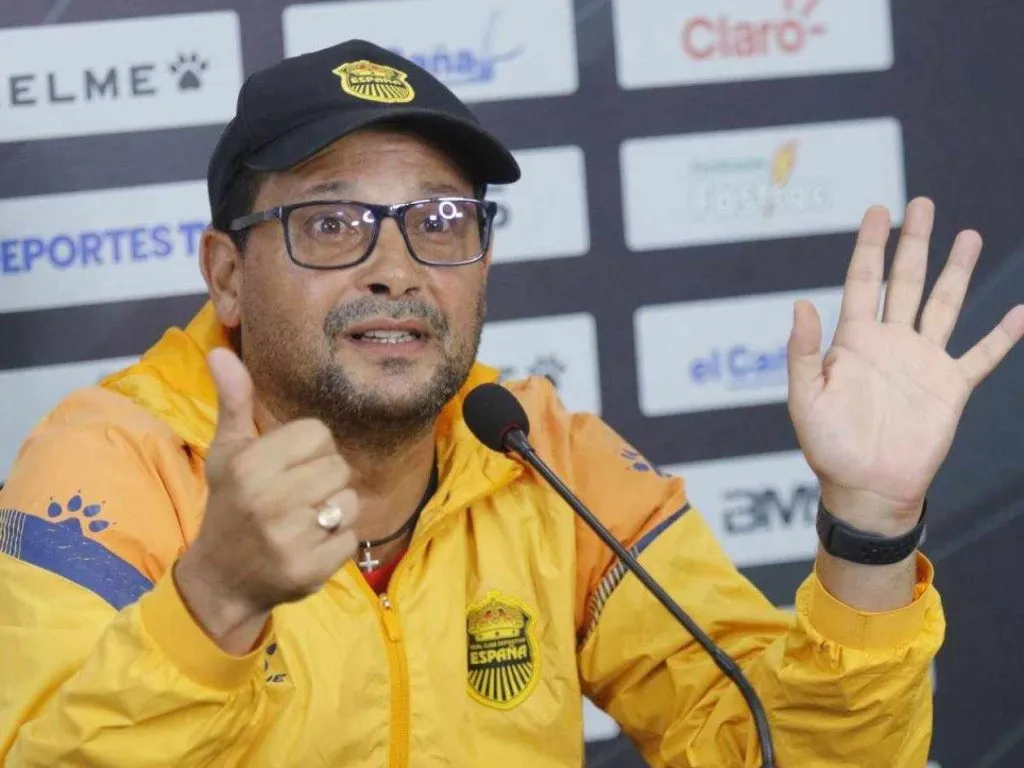 El máximo ganador de títulos de la historia de Saprissa como técnico dejó clara su posición con Paulo Wanchope.