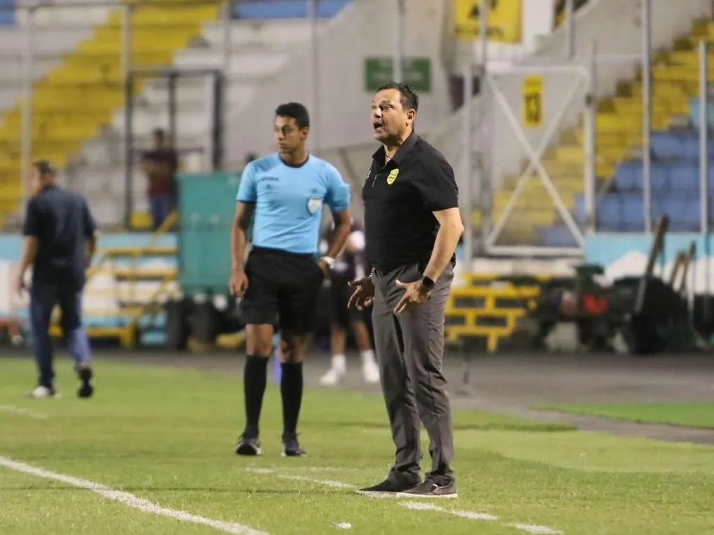 Jeaustin Campos aún no ha renovado su contrato con Real España.