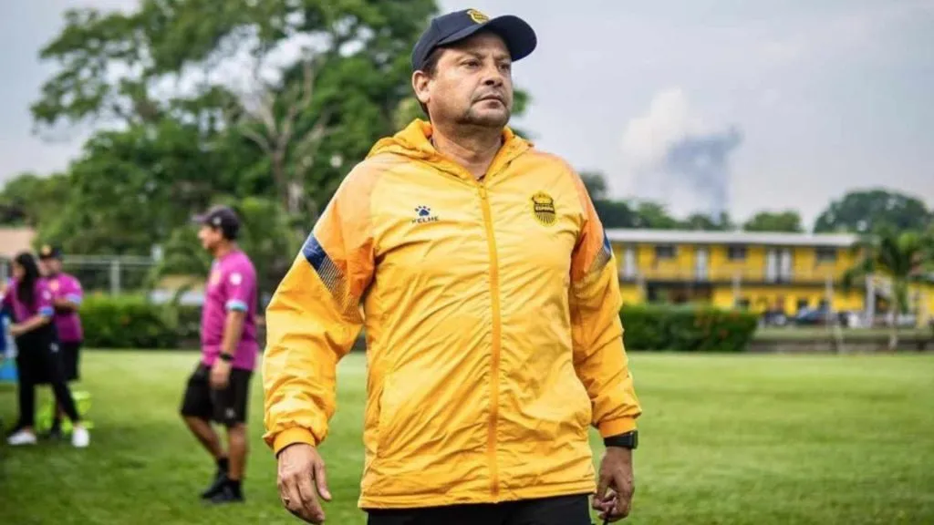 Jeaustin Campos disparó contra la directiva de Saprissa (Real España).